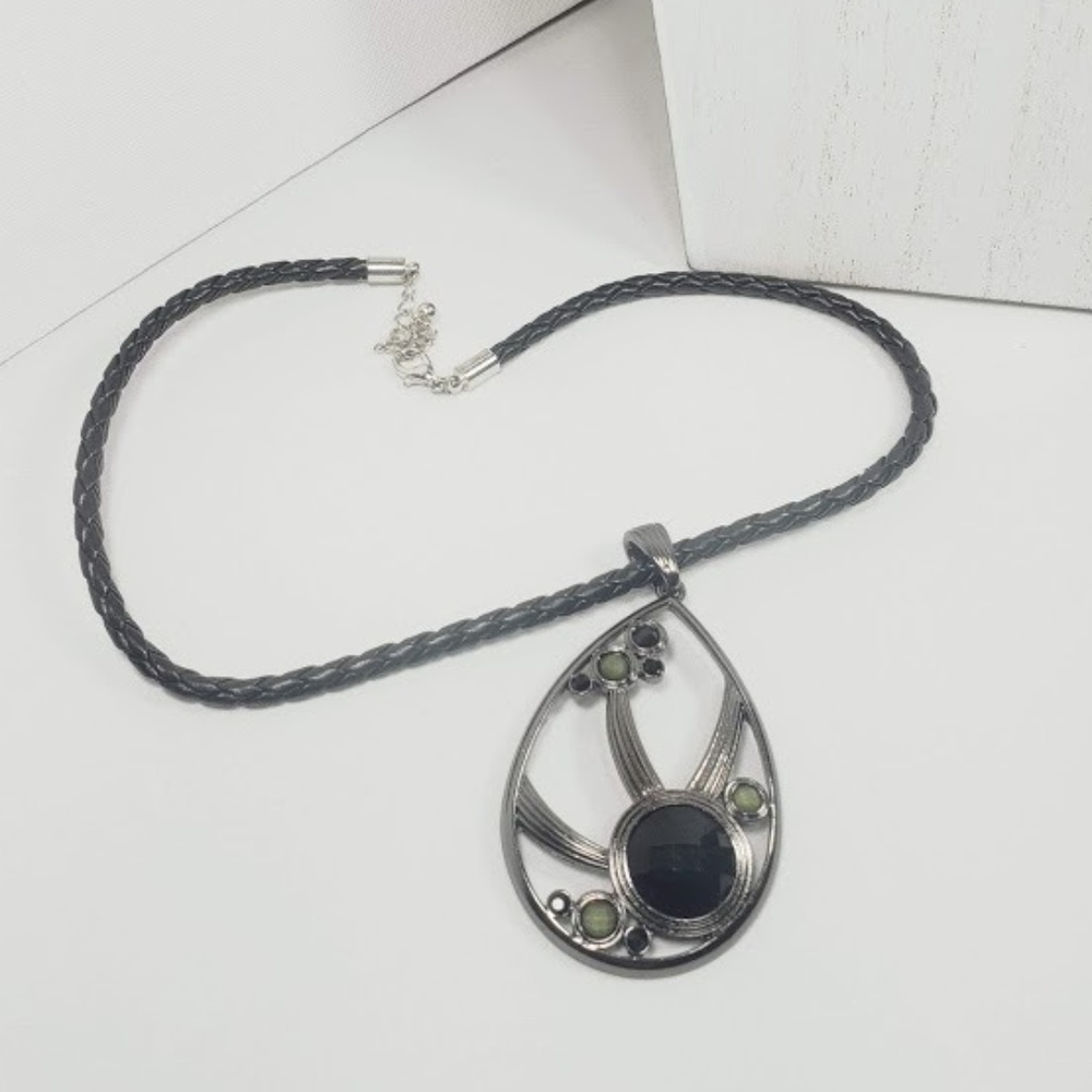 Lia Sophia Sapphire Green Pendant Necklace
